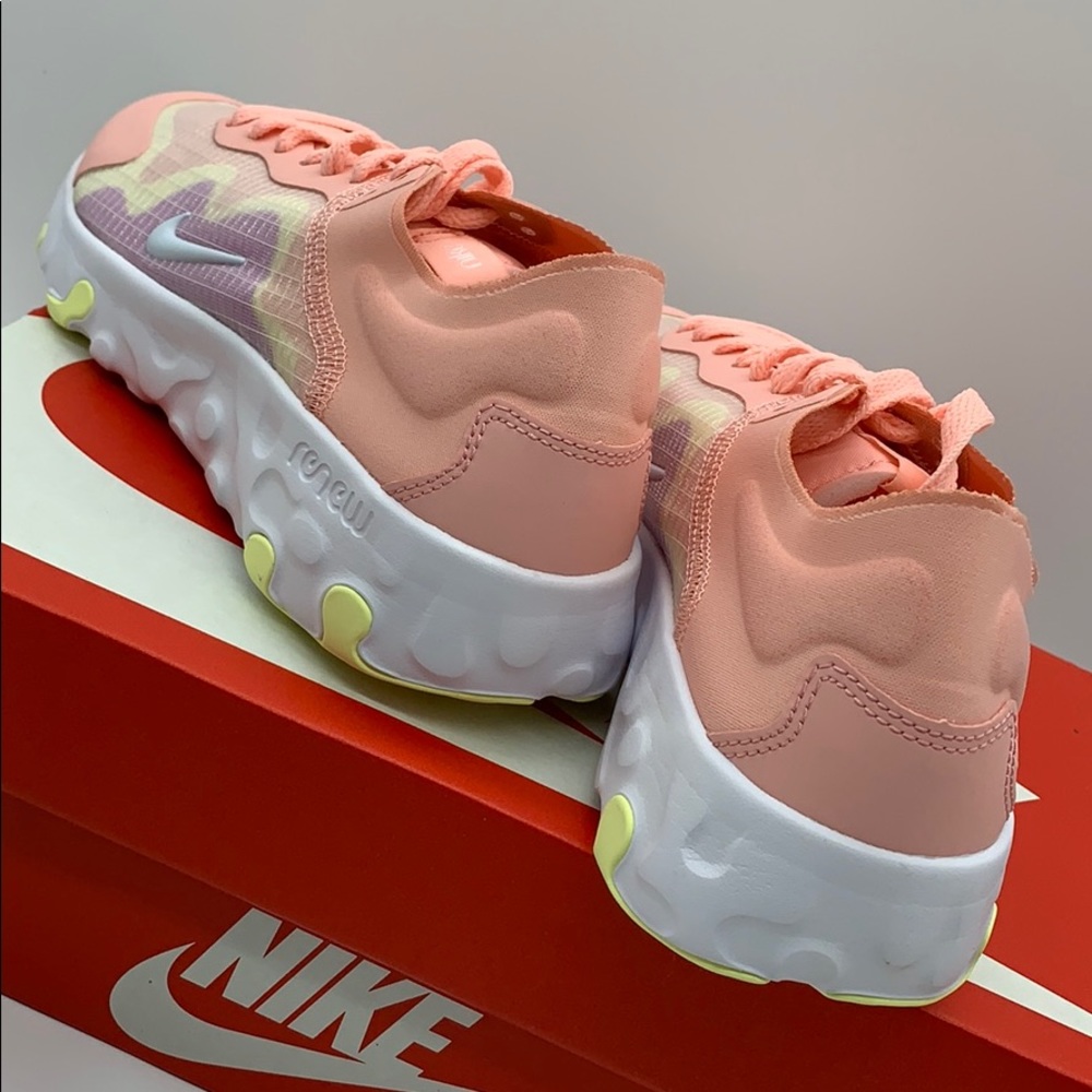 WMNS NIKE RENEW LUCENT bleached coral/white - Picture 9 of 16